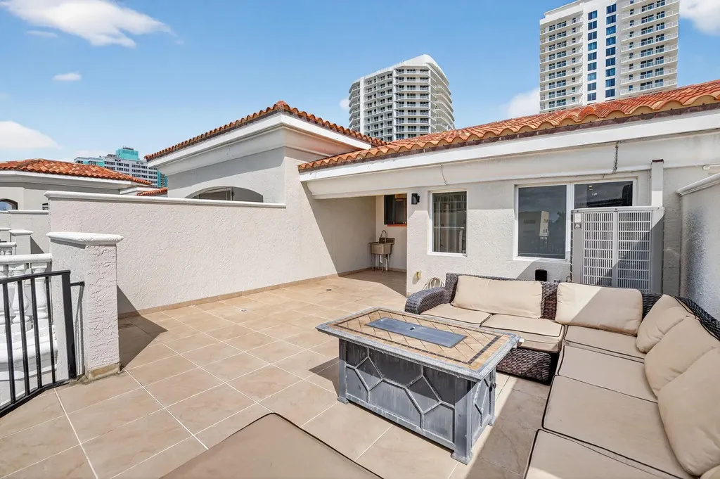 508 N Birch Road Fort Lauderdale FL 33304