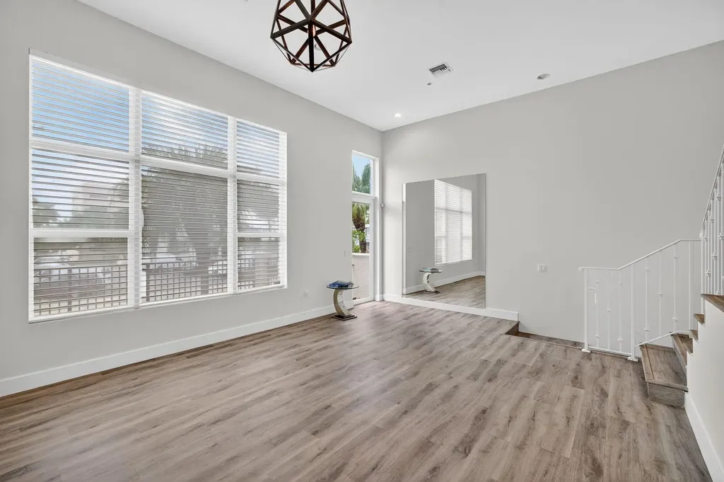 508 N Birch Road Fort Lauderdale FL 33304