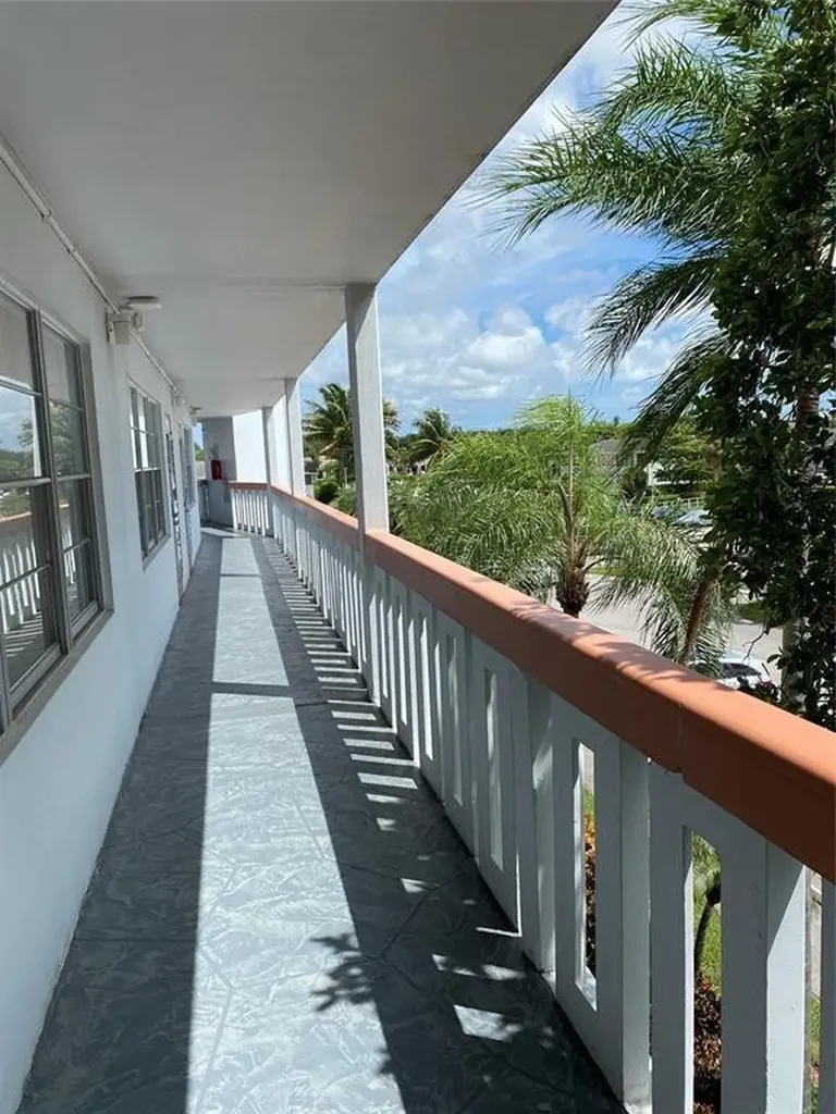 3012 Westbury F Deerfield Beach FL 33442