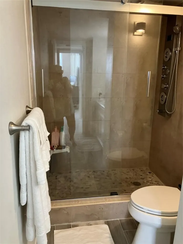 4001 Hillcrest Drive Hollywood FL 33021