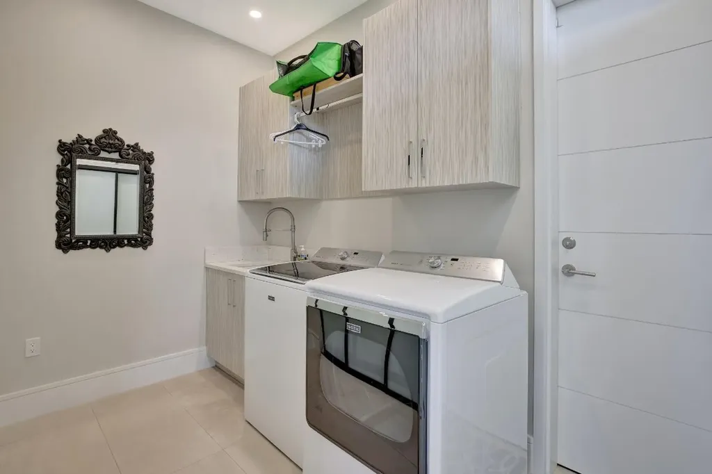 1336 Seminole Drive Fort Lauderdale FL 33304