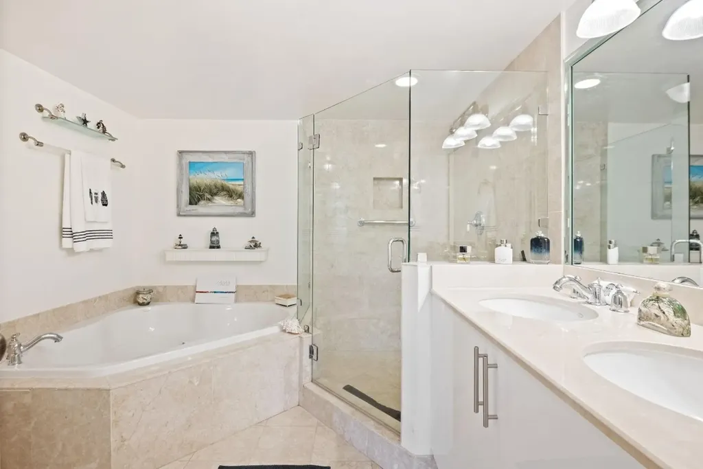 2011 N Ocean Boulevard Fort Lauderdale FL 33305