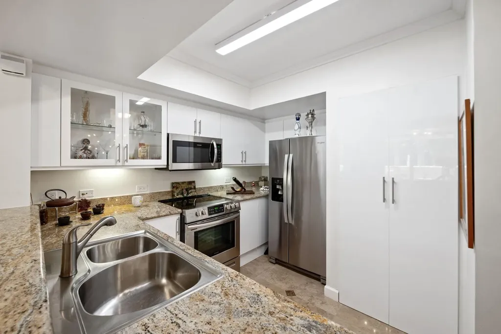 2011 N Ocean Boulevard Fort Lauderdale FL 33305