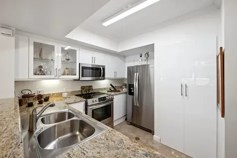 2011 N Ocean Boulevard Fort Lauderdale FL 33305