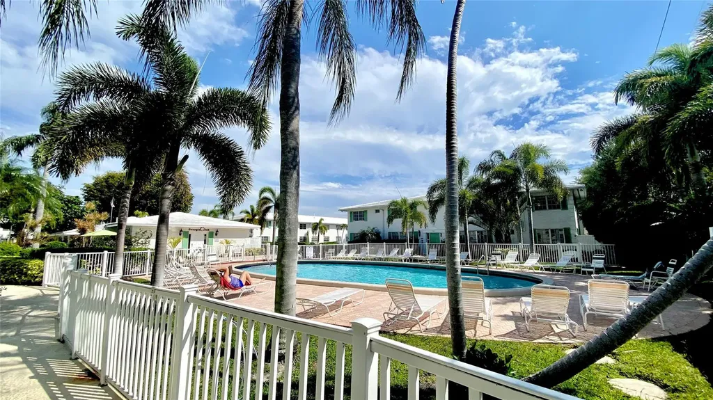 1821 NE 62nd Street Fort Lauderdale FL 33308