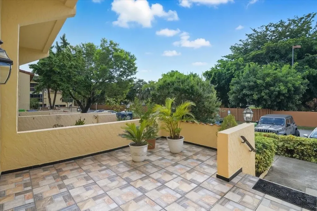 7793 Grande Street Sunrise FL 33351