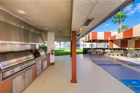 9800 N Hollybrook Lake Drive Pembroke Pines FL 33025