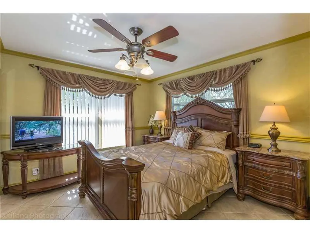 160 SE 12th Street Pompano Beach FL 33060