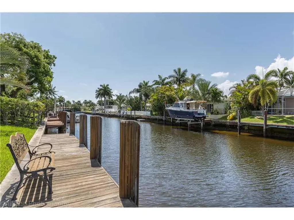 160 SE 12th Street Pompano Beach FL 33060