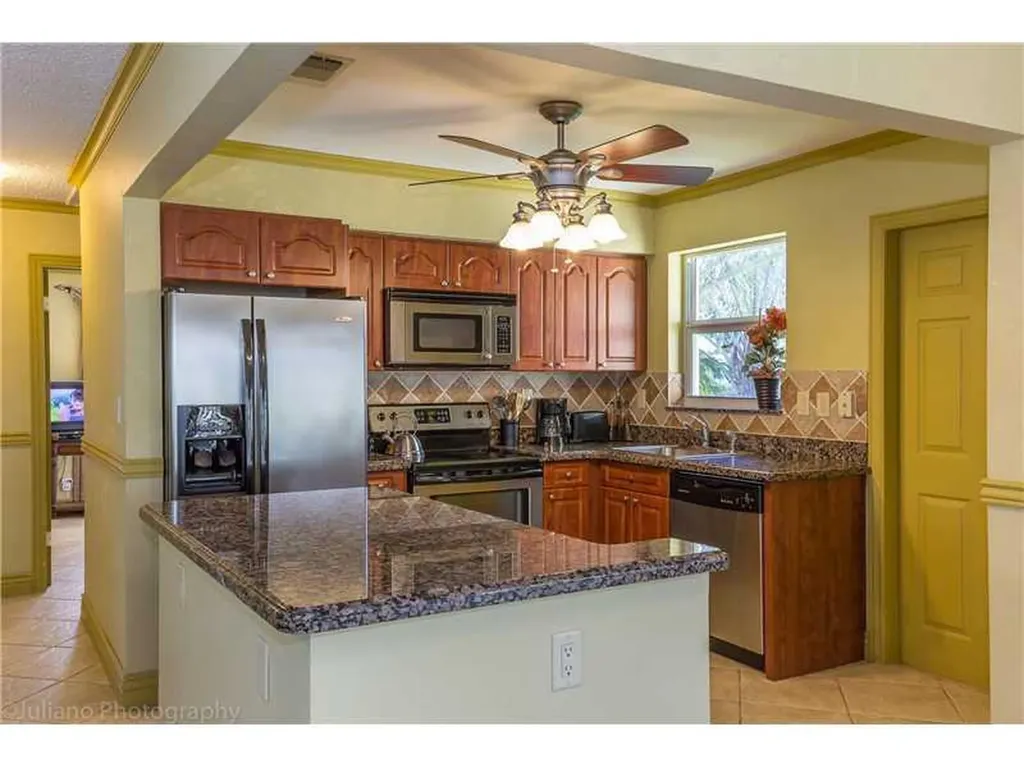 160 SE 12th Street Pompano Beach FL 33060