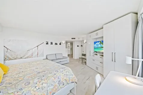 3000 Holiday Drive Fort Lauderdale FL 33316