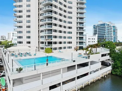 3000 Holiday Drive Fort Lauderdale FL 33316