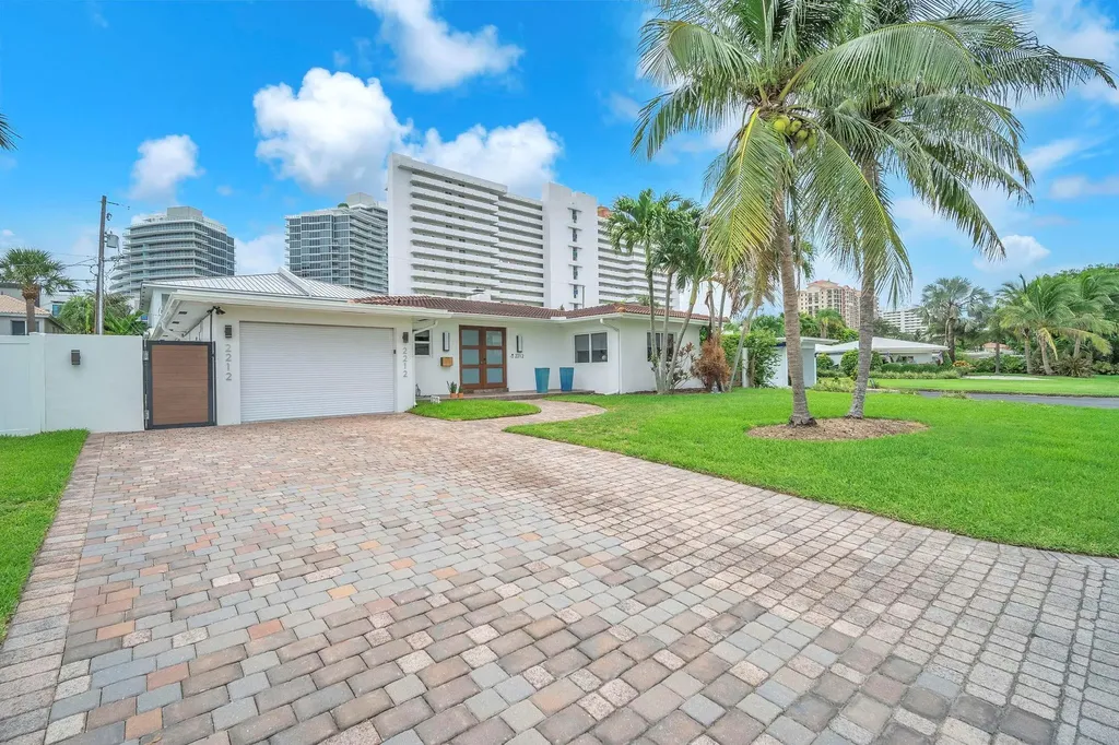 2212 NE 32nd Avenue Fort Lauderdale FL 33305