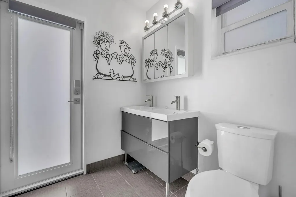2212 NE 32nd Avenue Fort Lauderdale FL 33305