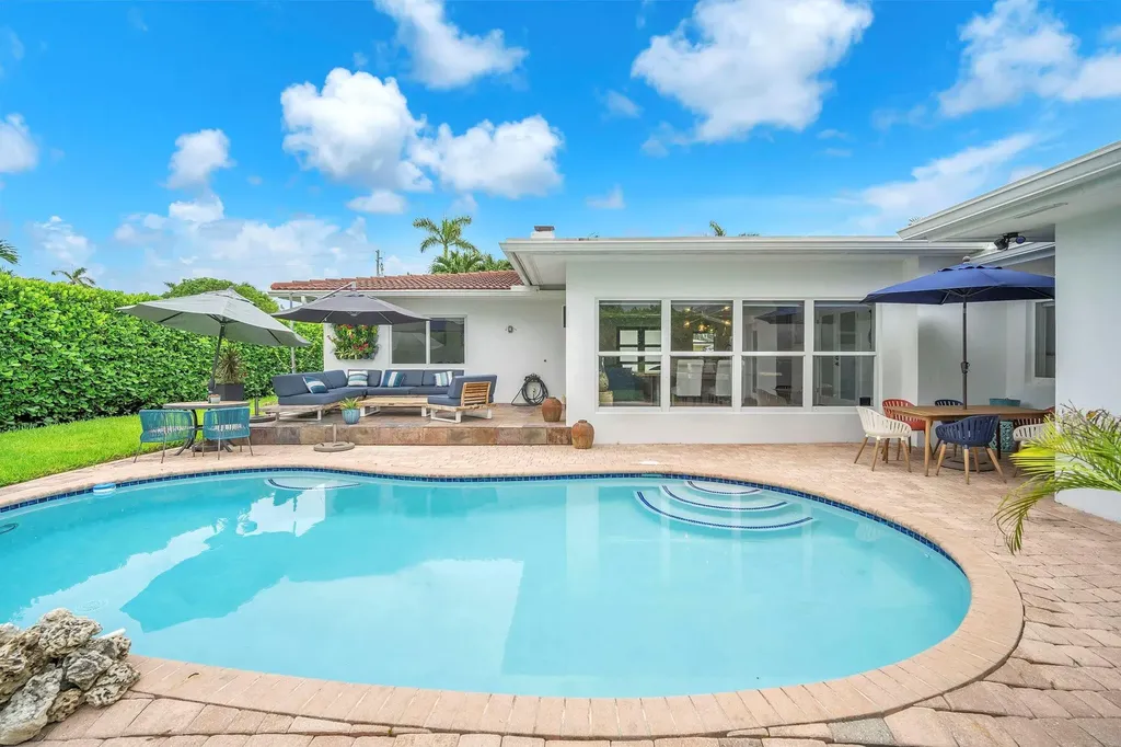 2212 NE 32nd Avenue Fort Lauderdale FL 33305