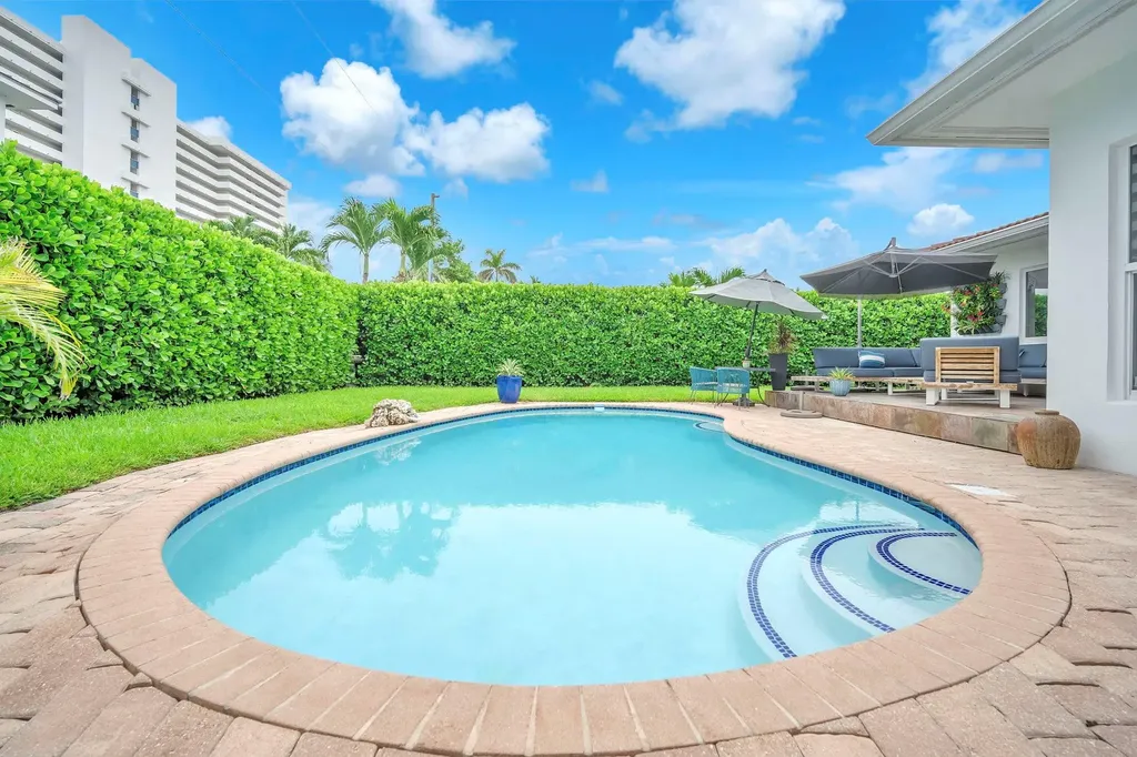 2212 NE 32nd Avenue Fort Lauderdale FL 33305