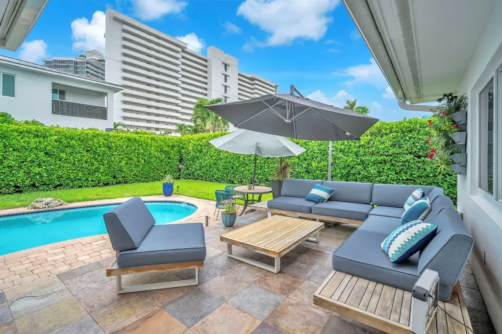 2212 NE 32nd Avenue Fort Lauderdale FL 33305