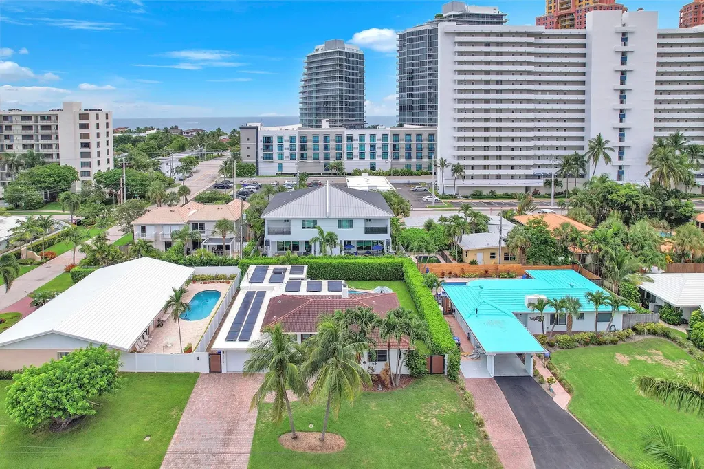 2212 NE 32nd Avenue Fort Lauderdale FL 33305