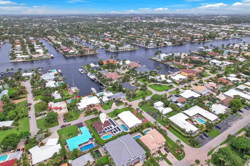 2212 NE 32nd Avenue Fort Lauderdale FL 33305