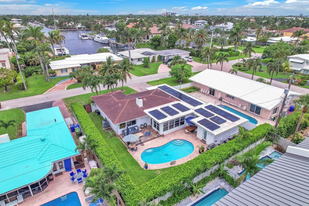 2212 NE 32nd Avenue Fort Lauderdale FL 33305