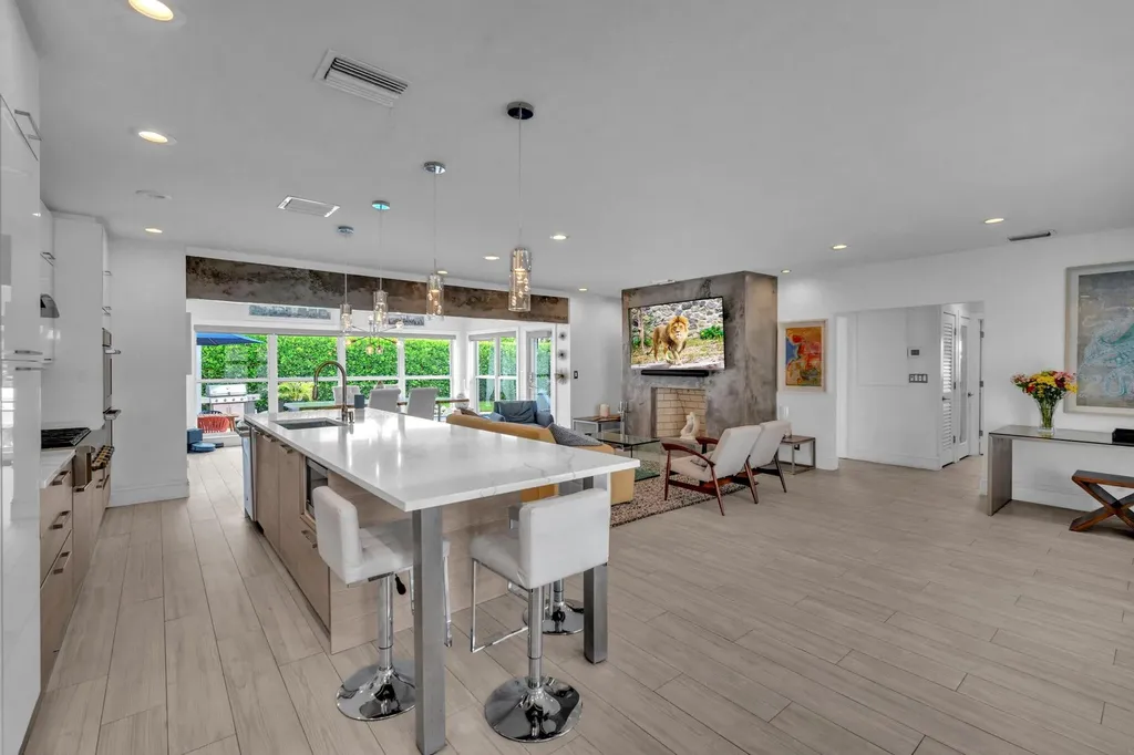 2212 NE 32nd Avenue Fort Lauderdale FL 33305