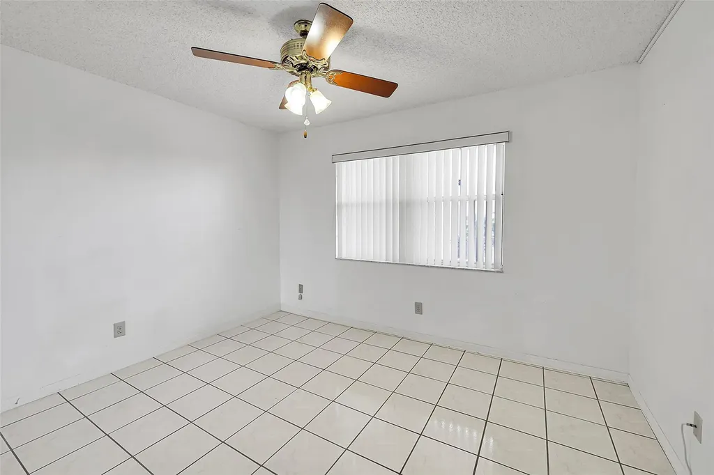 10369 NW 24th Place Sunrise FL 33322
