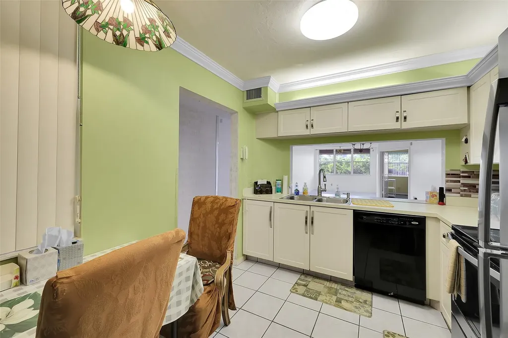 10369 NW 24th Place Sunrise FL 33322
