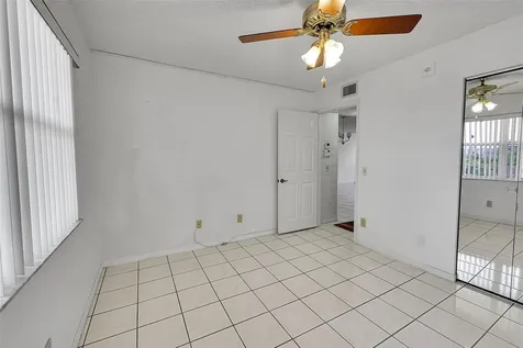 10369 NW 24th Place Sunrise FL 33322