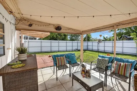 1935 SW 67th Terrace North Lauderdale FL 33068