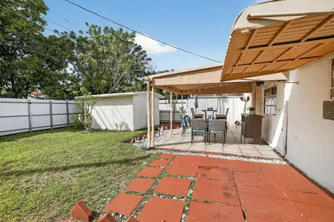 1935 SW 67th Terrace North Lauderdale FL 33068