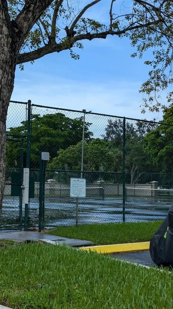 9919 Nob Hill Lane Sunrise FL 33351