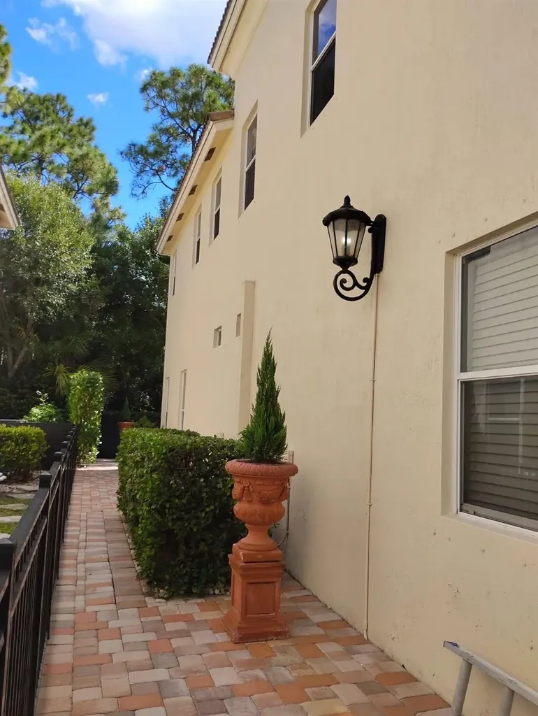 9183 Nugent Trail West Palm Beach FL 33411