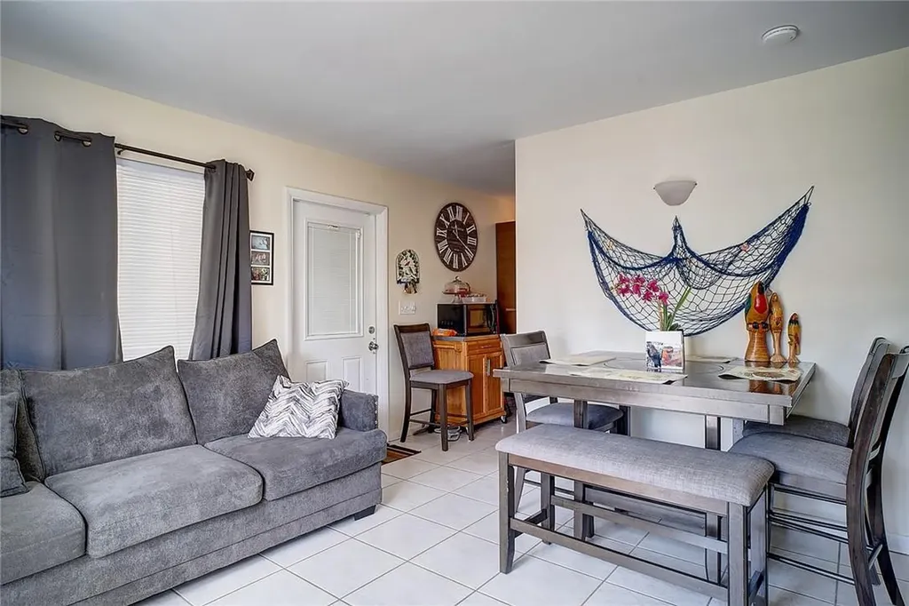 3860 NE 23rd Avenue Lighthouse Point FL 33064
