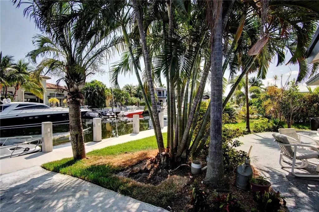 3860 NE 23rd Avenue Lighthouse Point FL 33064