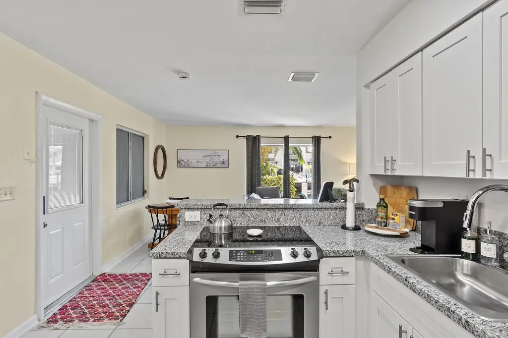 3860 NE 23rd Avenue Lighthouse Point FL 33064