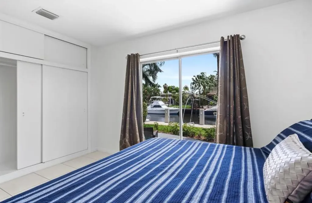 3860 NE 23rd Avenue Lighthouse Point FL 33064