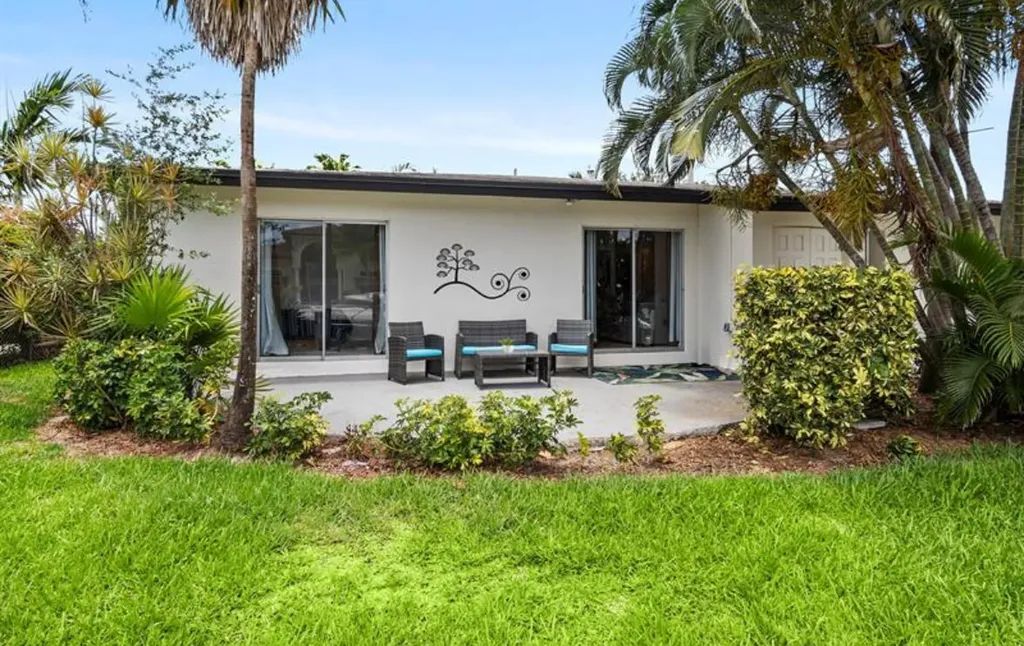 3860 NE 23rd Avenue Lighthouse Point FL 33064
