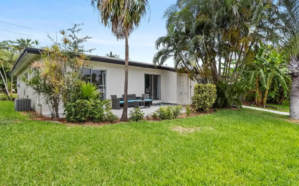 3860 NE 23rd Avenue Lighthouse Point FL 33064