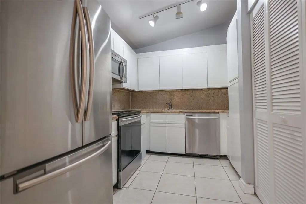 8725 Shadow Wood Boulevard Coral Springs FL 33071