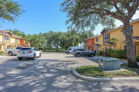 4149 NW 67th Te Lauderhill FL 33319