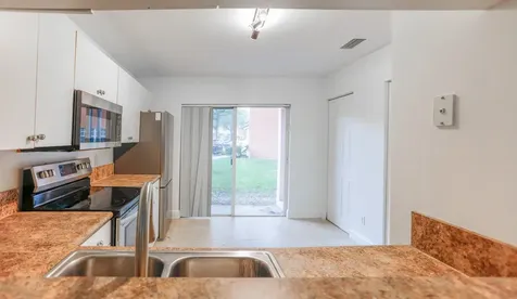 4149 NW 67th Te Lauderhill FL 33319