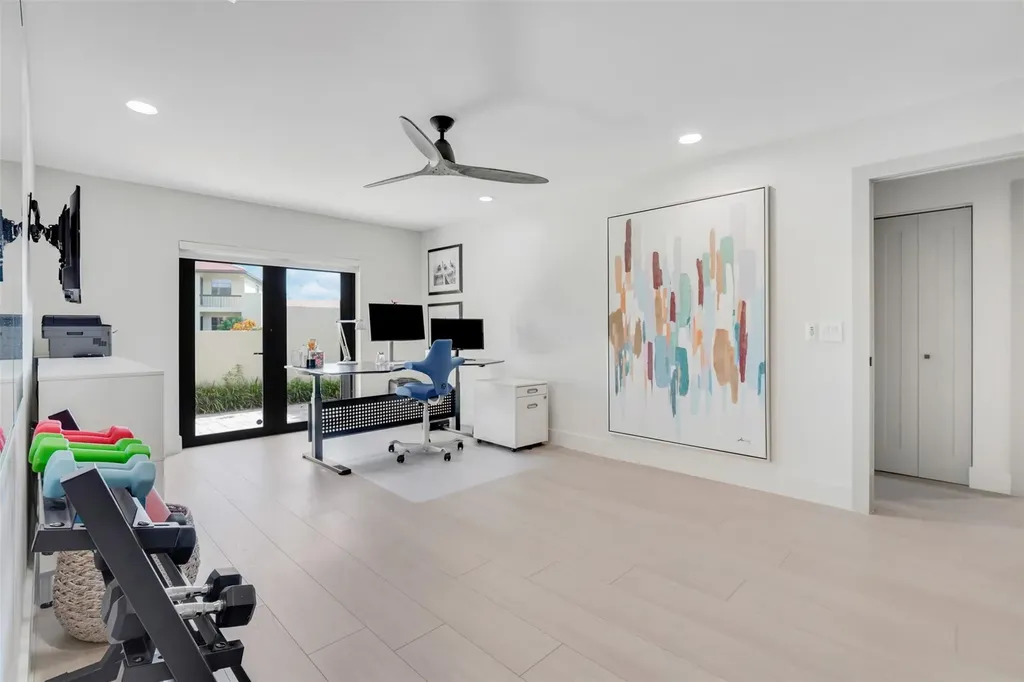 8569 Casa Del Lago Boca Raton FL 33433