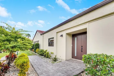 8569 Casa Del Lago Boca Raton FL 33433