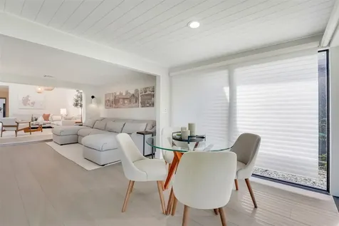 8569 Casa Del Lago Boca Raton FL 33433