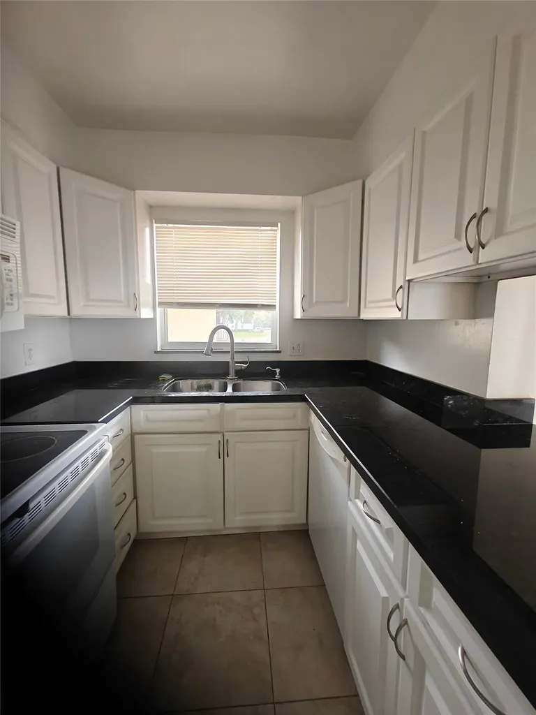 2933 NW 89 Terrace Coral Springs FL 33065