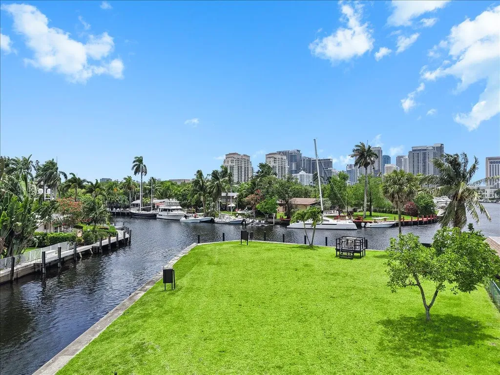 522 SW 9th Terrace Fort Lauderdale FL 33312