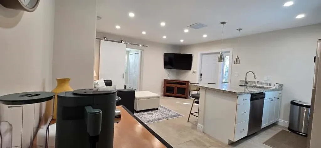 1215 NE 13th Avenue Fort Lauderdale FL 33304