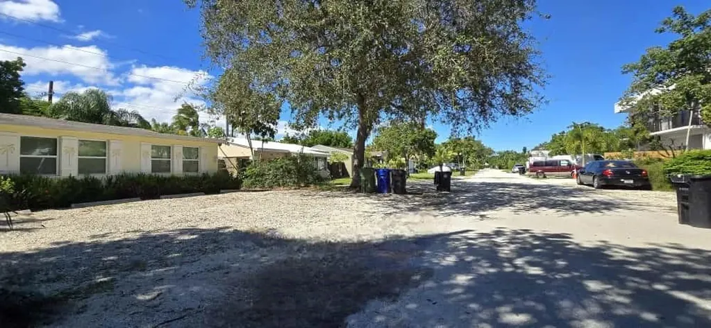 1215 NE 13th Avenue Fort Lauderdale FL 33304