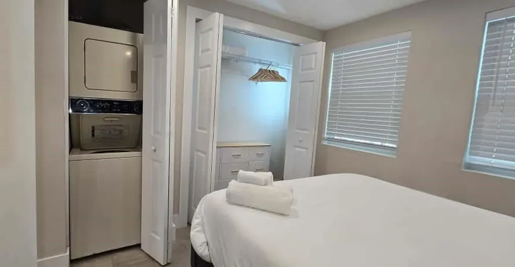 1215 NE 13th Avenue Fort Lauderdale FL 33304