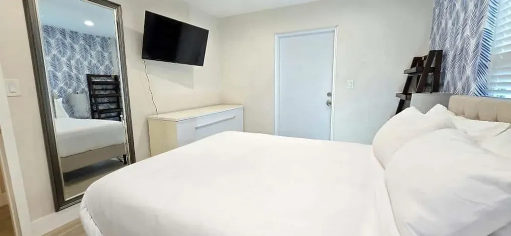 1215 NE 13th Avenue Fort Lauderdale FL 33304